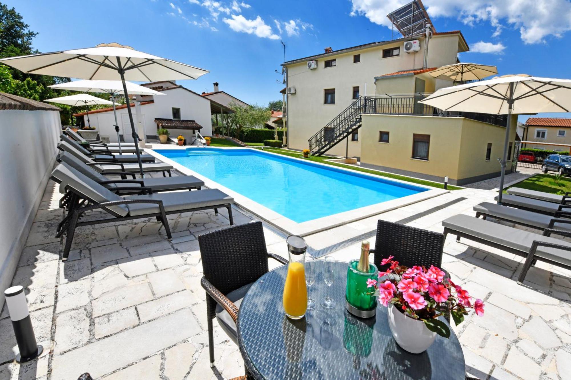 Apartments Pilic Rosini Εξωτερικό φωτογραφία